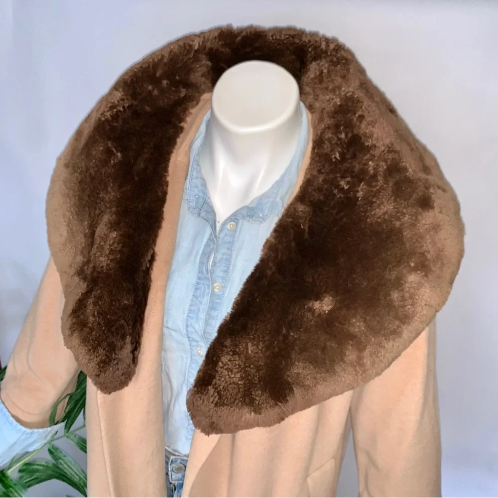 v i n t a g e :: Glamorous Soft Luxe Wool Thick Fur Collar Coat - Picture 4 of 16